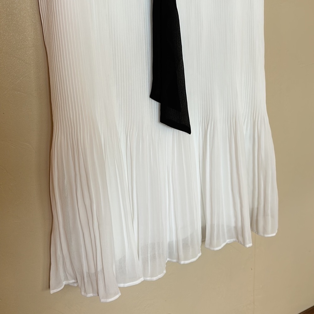 NWT DKNY Ivory Cream & Black Tie-Neck Pleated Sleeveless Shift Dress Sz 14 $139 - Picture 13 of 14